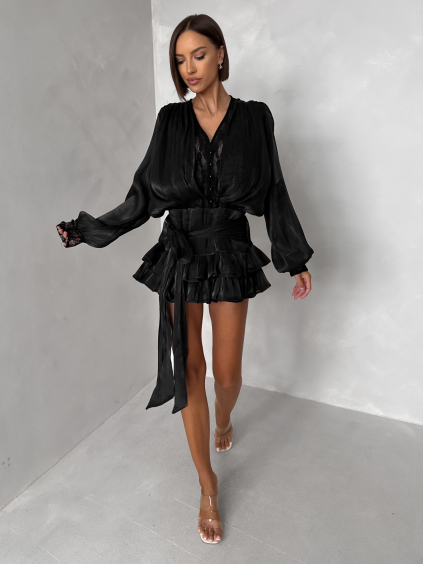 Čierne koktailové krátke šaty HEXTOR s kraťaskami