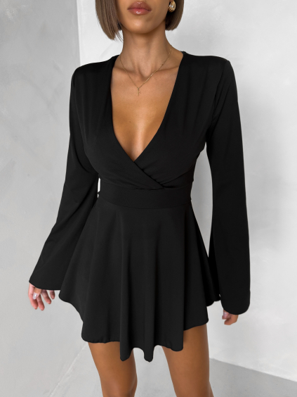 Čierne elegantné mini šaty STREGH s dlhým rukávom