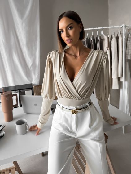 Béžové elegantní body KORBIX s výstřihem (Veľkosť ONESIZE)