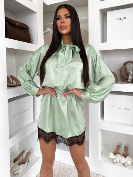 Světle zelené saténové šaty KRYSTALU s krajkou (Veľkosť ONESIZE)