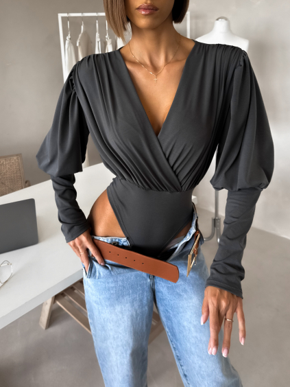 Šedé elegantní body KORBIX s výstřihem (Veľkosť ONESIZE)