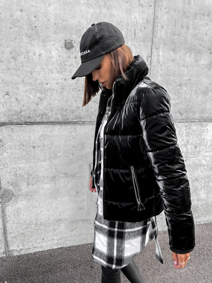 Čierna lesklá prešívaná bunda HISS