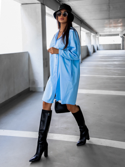 Svetlomodré košeľové šaty ROY s bielym nápisom