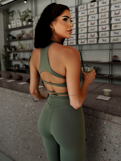 Khaki sportovní yoga top CALENO (Veľkosť L)