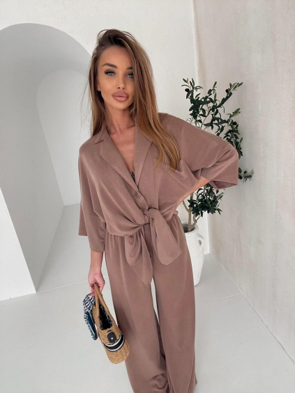 Hnedý nohavicový elegantný komplet TRYVEX s košeľou (Veľkosť ONESIZE)