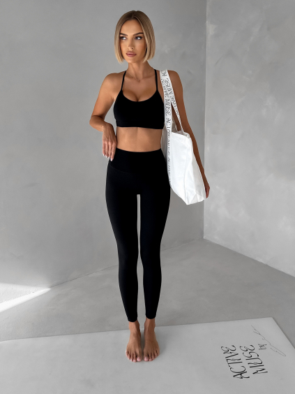 Černá sportovní elastická souprava OKULOTA (Veľkosť M)