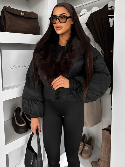 Černá zimní short bunda DRIXINA s kožíškem (Veľkosť M/L)