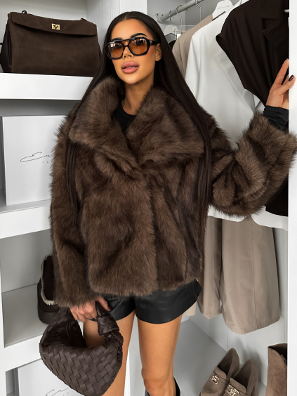 Hnědý kožešinový krátký kabátek ORVIAN (Veľkosť M/L)