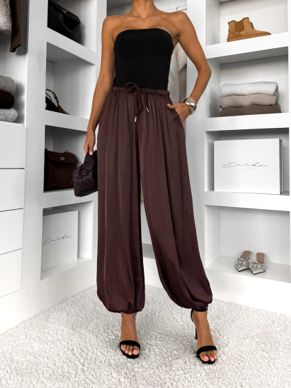 Tmavě hnědé saténové balónové kalhoty MAVOLY (Veľkosť ONESIZE)