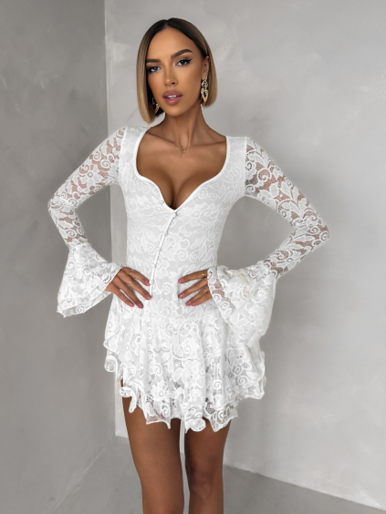 Biele čipkované krátke šaty ZENITH s volánikmi