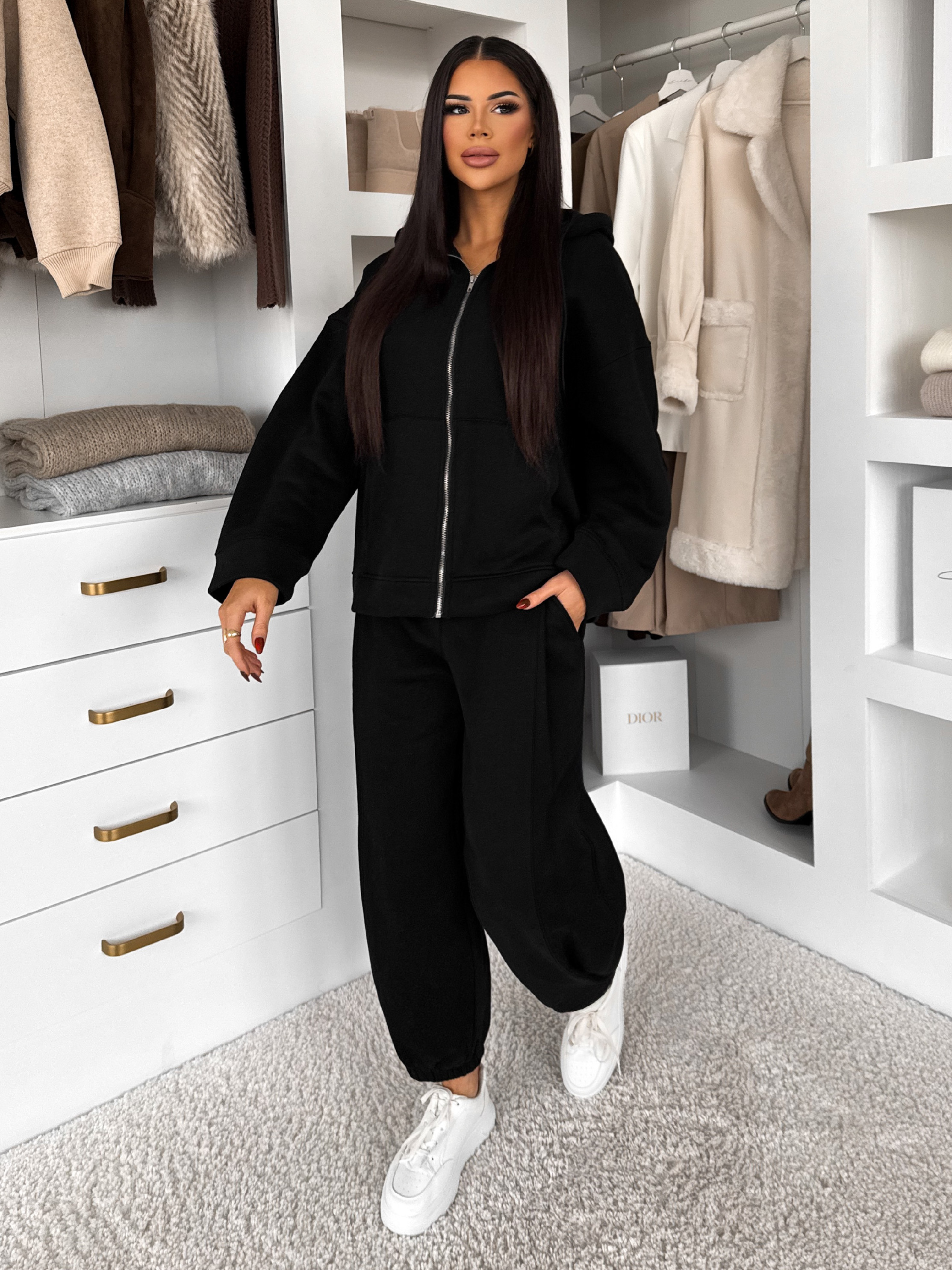 Čierne pohodlné bavlnené tepláky MOTION Veľkosť: M/L