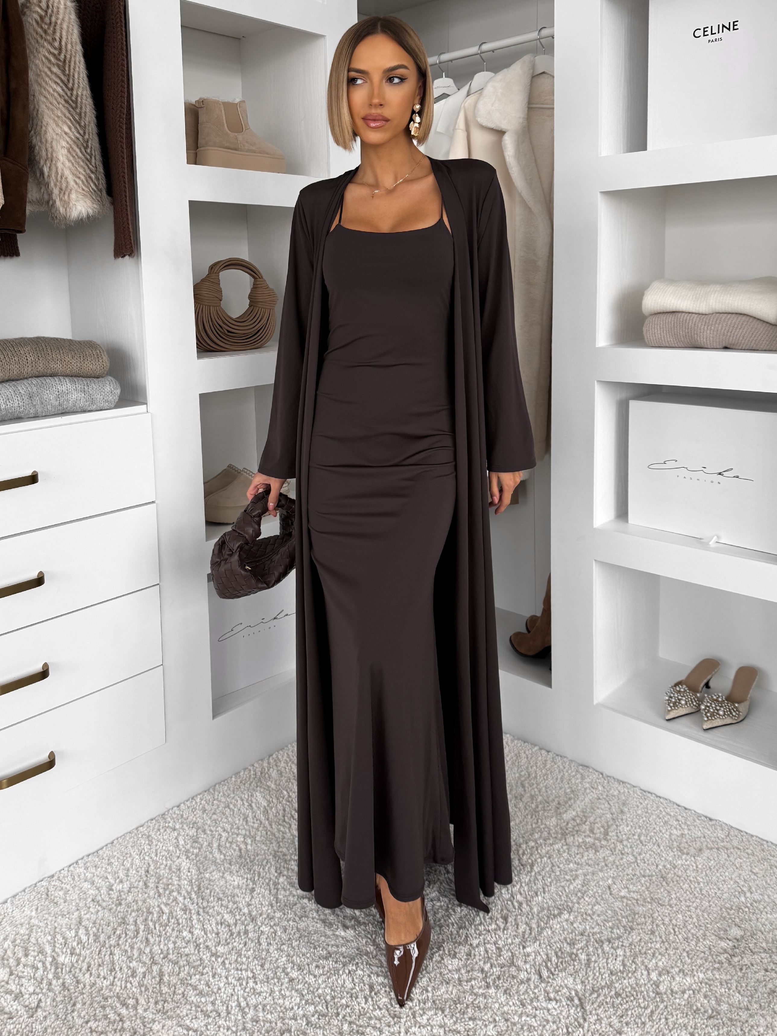 Hnedý elegantný dlhý komplet set ARIVELLE Veľkosť: ONESIZE