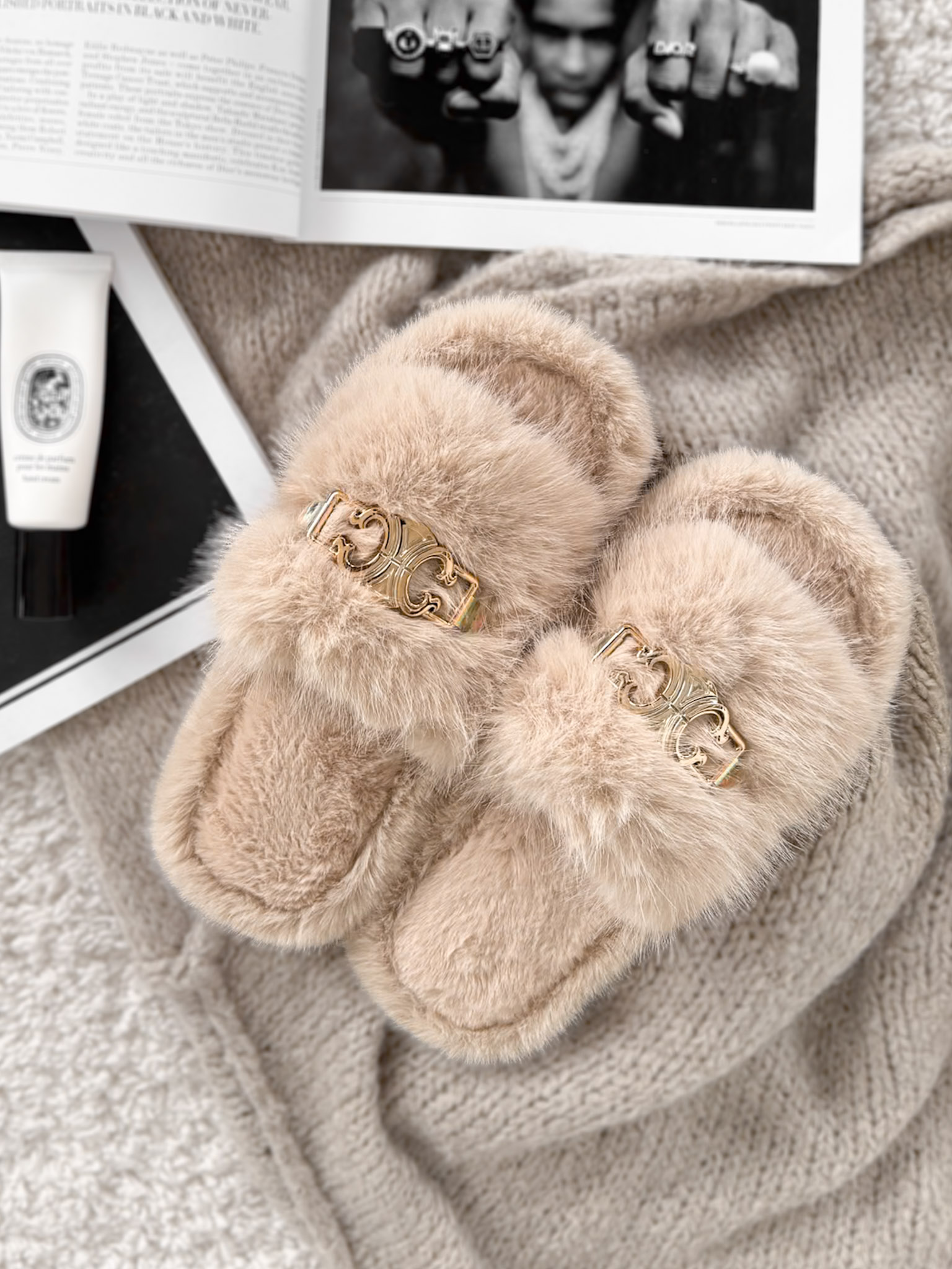 Krémové huňaté domáce šľapky SOFTIES s ozdobou Veľkosť: 36-37