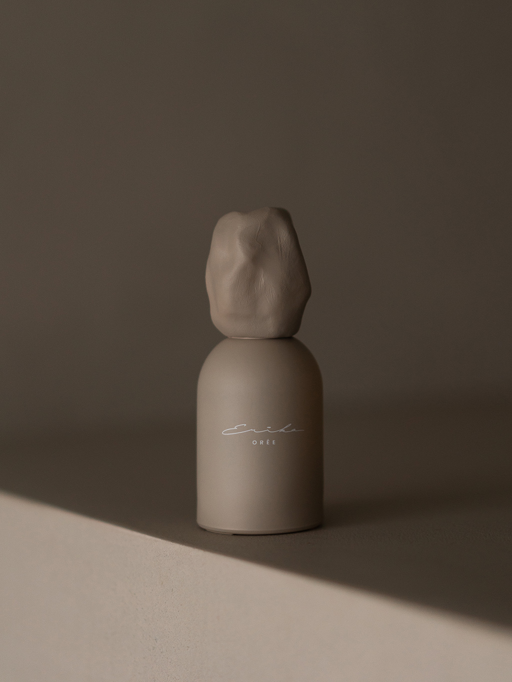 Eau de Parfum ORÉE · kvetinová jemnosť & hodvábne drevo · 50 ml Objem: 50 ml