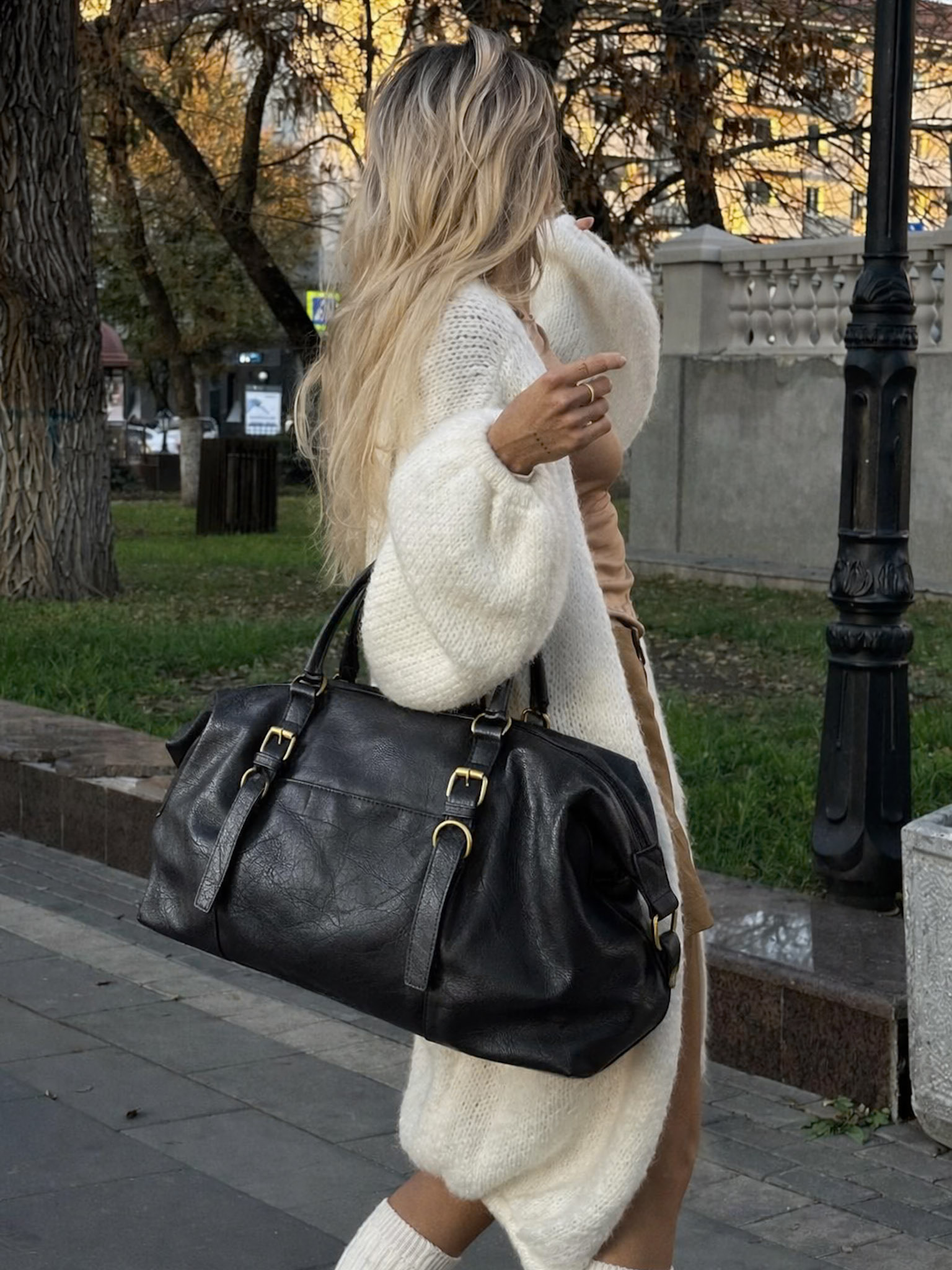 Čierna koženková športová/cestovná taška YTORANA Veľkosť: ONESIZE