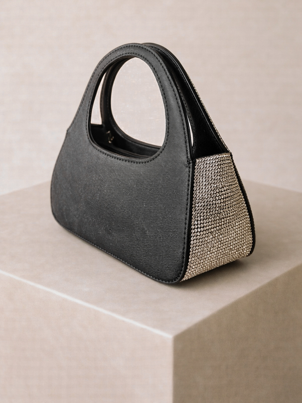 Čierna trblietavá kabelka HALIMOR Veľkosť: ONESIZE