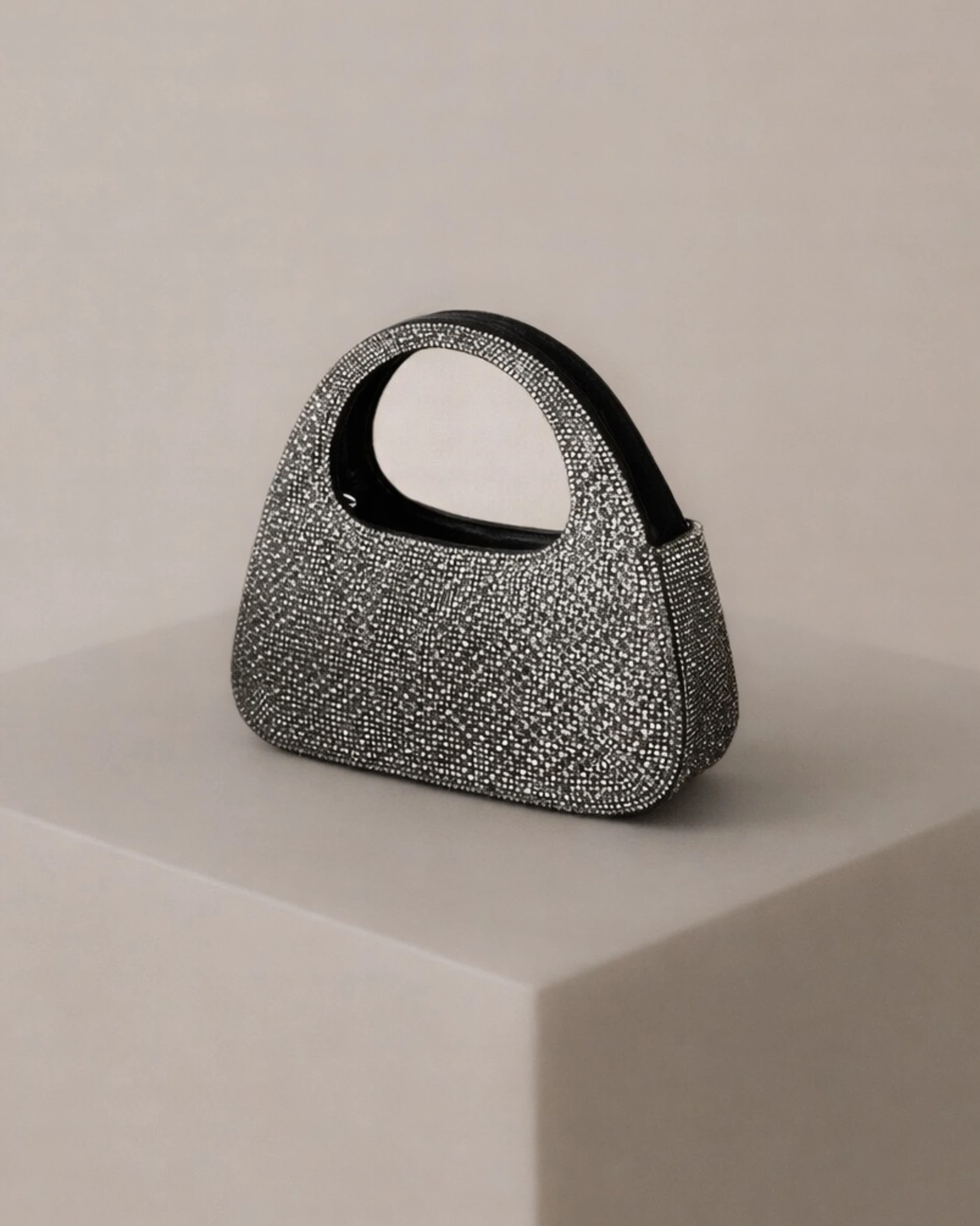 Čierna trblietavá kabelka HALIMOR Veľkosť: ONESIZE