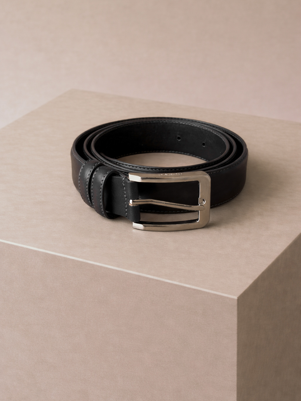 Čierny kožený jednoduchý opasok ETUNAL Veľkosť: 110 cm