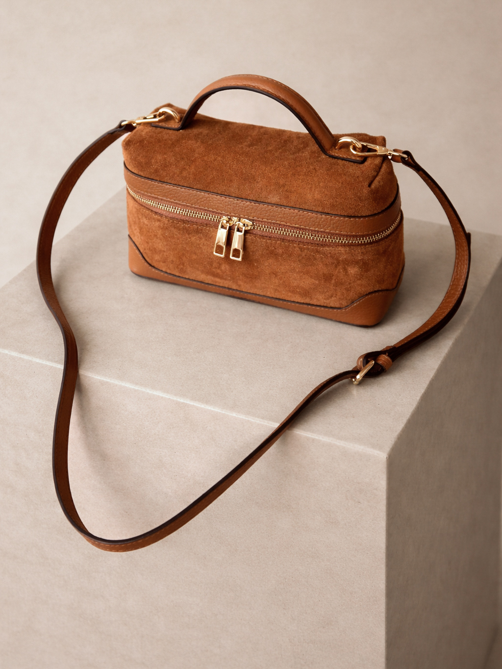 Hnedá kožená semišová hranatá mini kábla LOMISSE Veľkosť: ONESIZE