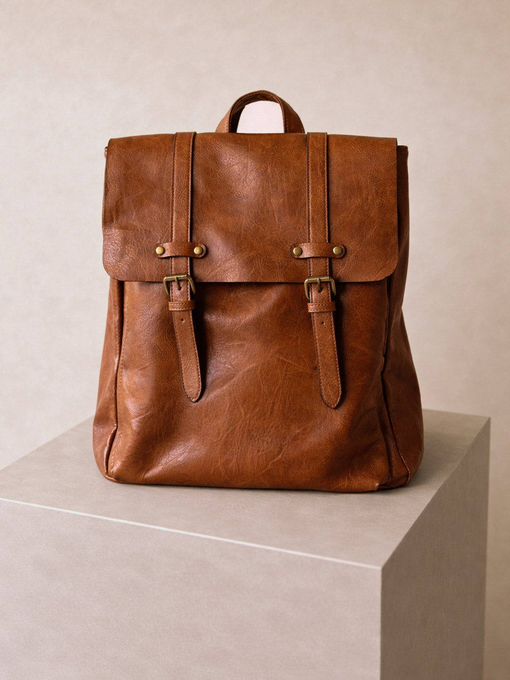 Hnedý elegantný koženkový batoh MEQUIRO Veľkosť: ONESIZE