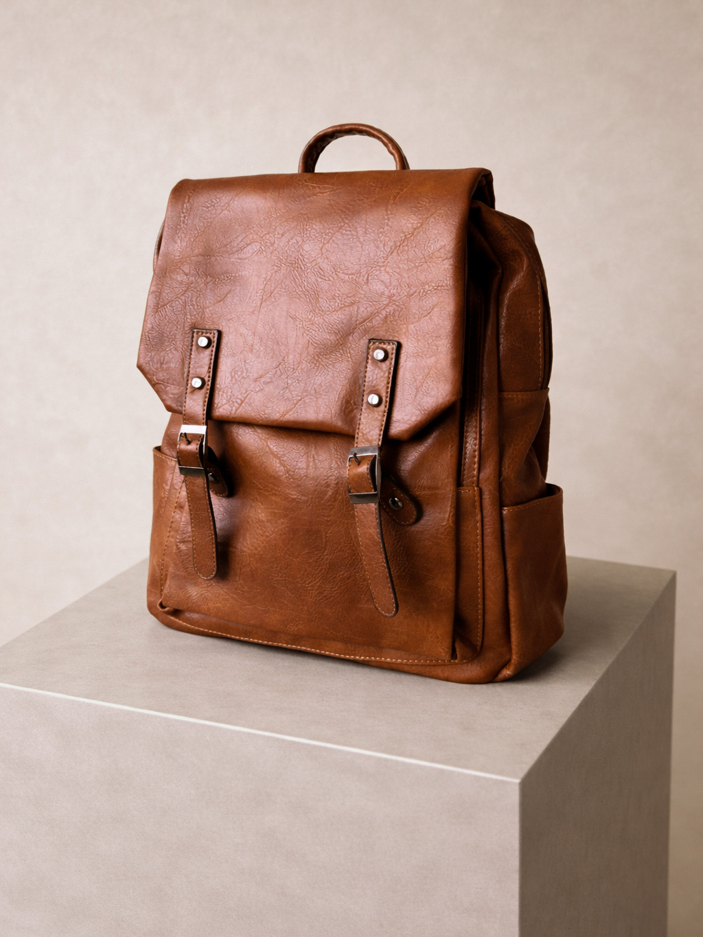 Hnedý elegantný koženkový batoh SAROLYN Veľkosť: ONESIZE