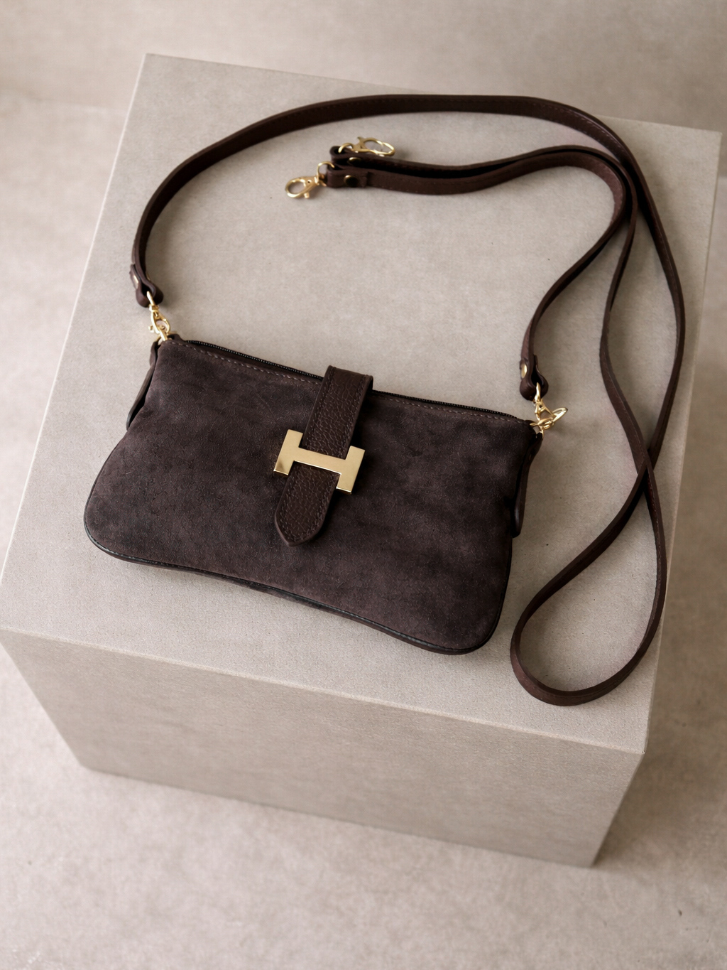 Šedá kožená cross body semišová kabelka DUSELLA Veľkosť: ONESIZE