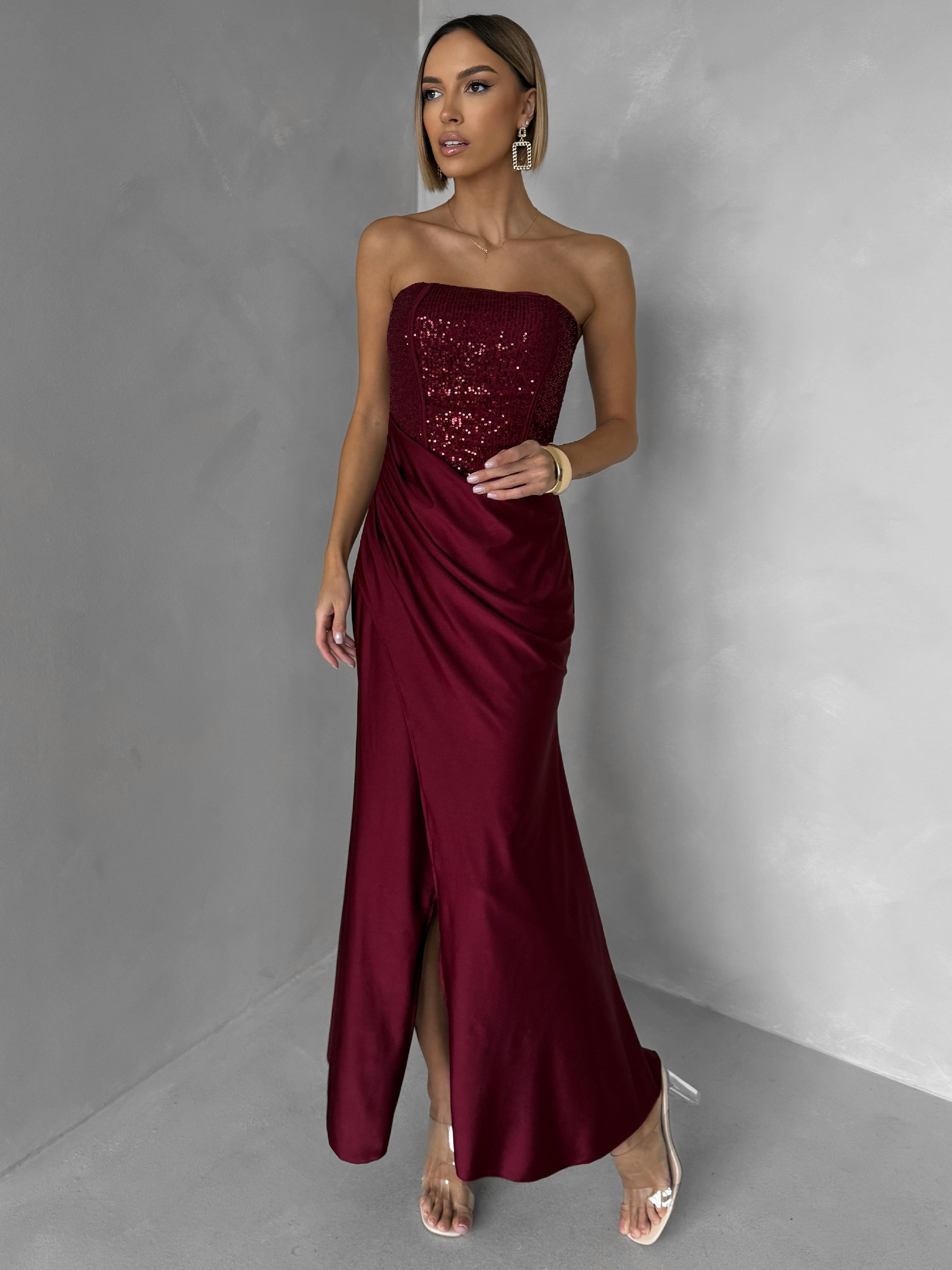 Vínové trblietavé korzetové spoločenské šaty AVENZA s rázporkom Veľkosť: ONESIZE