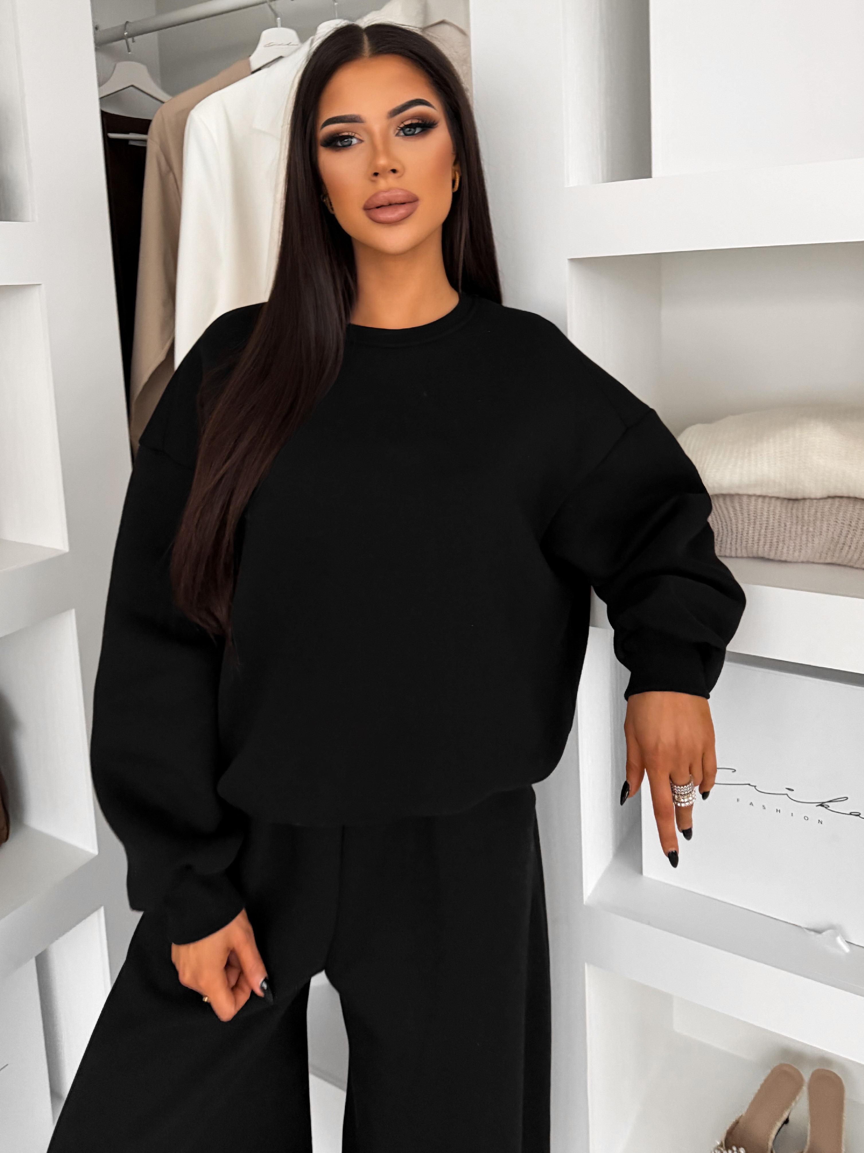 Čierna bavlnená zateplená oversize mikina LOFARI Veľkosť: ONESIZE