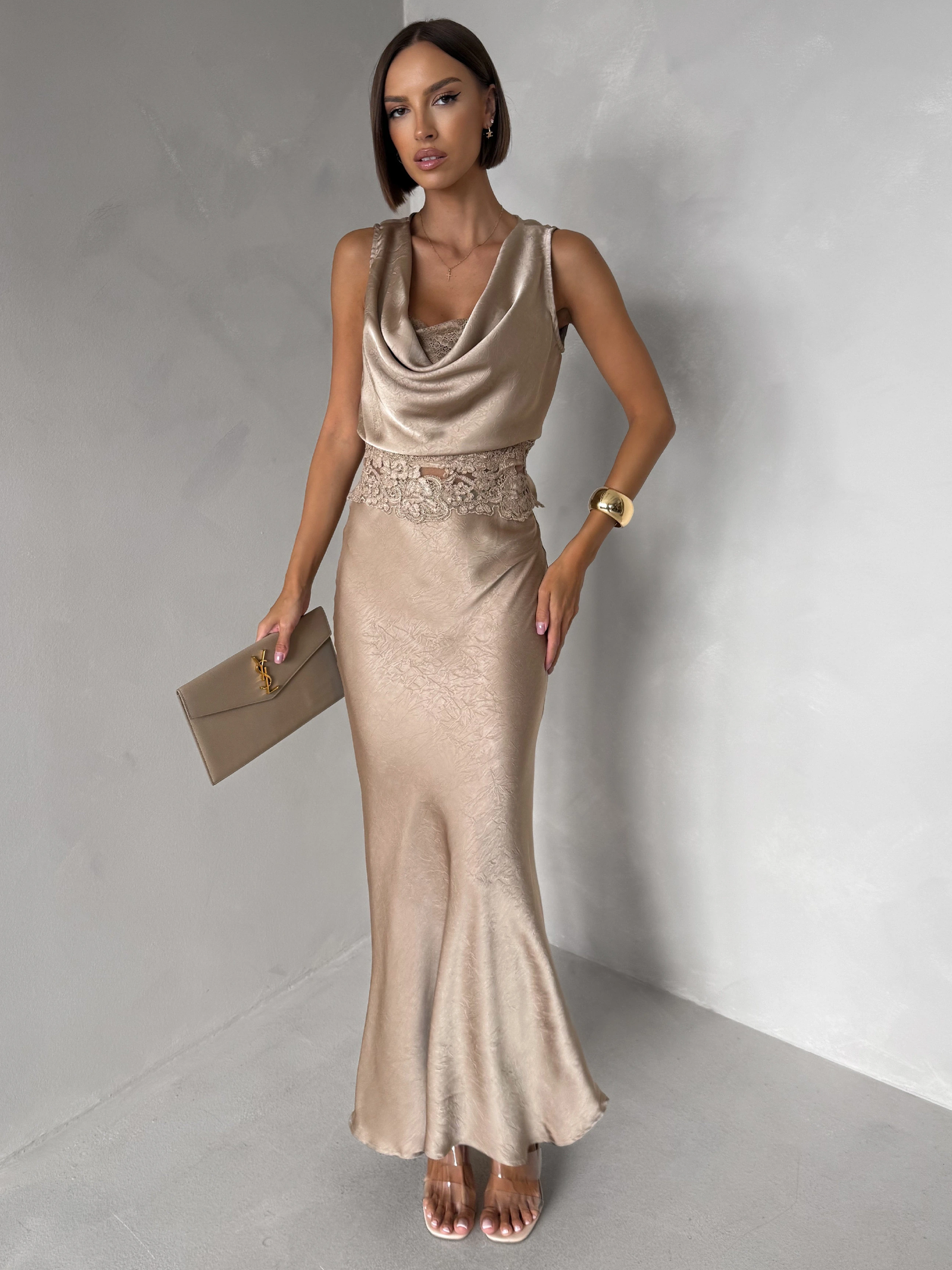 Béžový saténový komplet PRAZON so sukňou Veľkosť: S/M