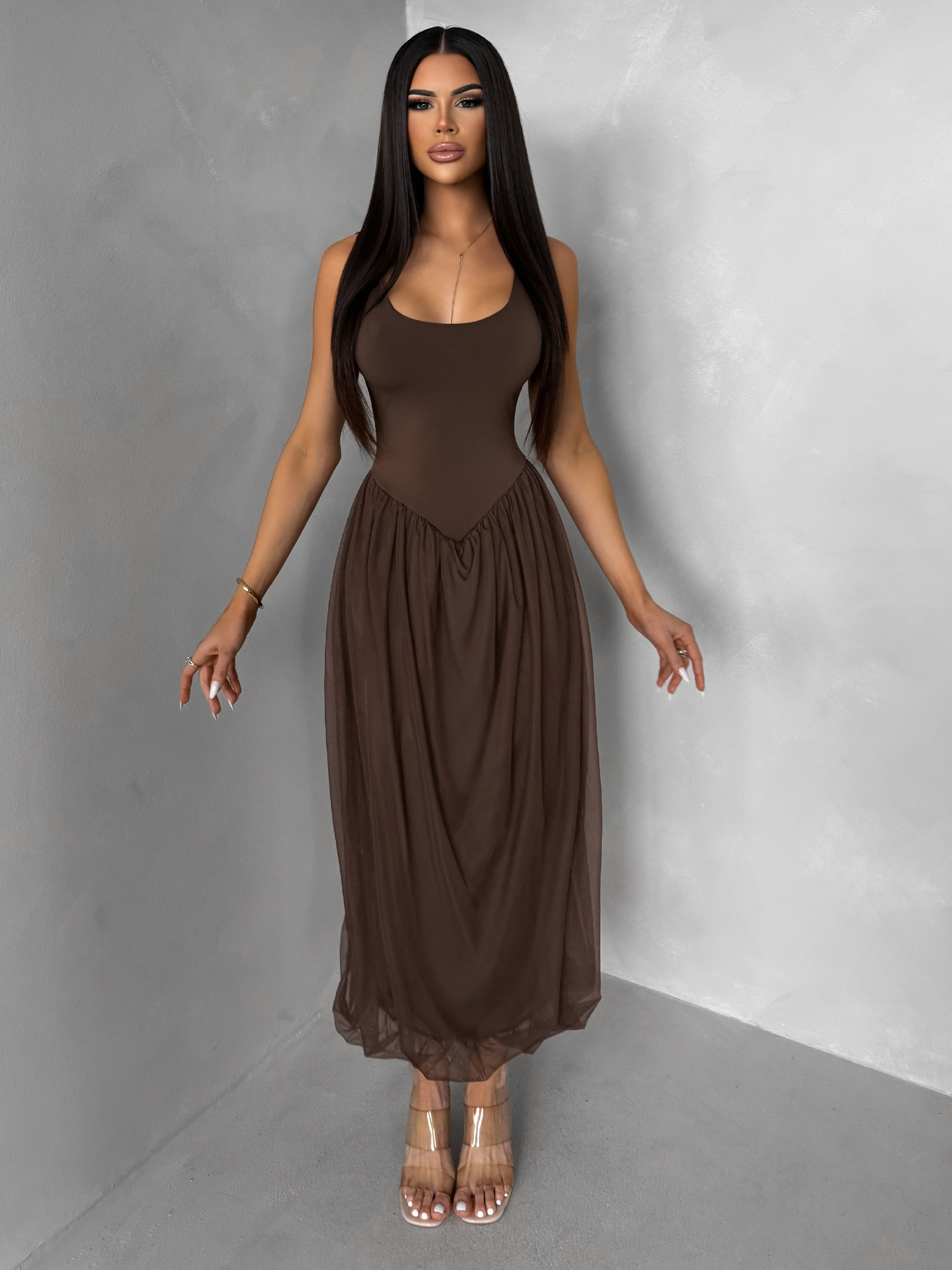 Hnedé tvarujúce šaty KRYLON so šifónovou sukňou Veľkosť: S/M