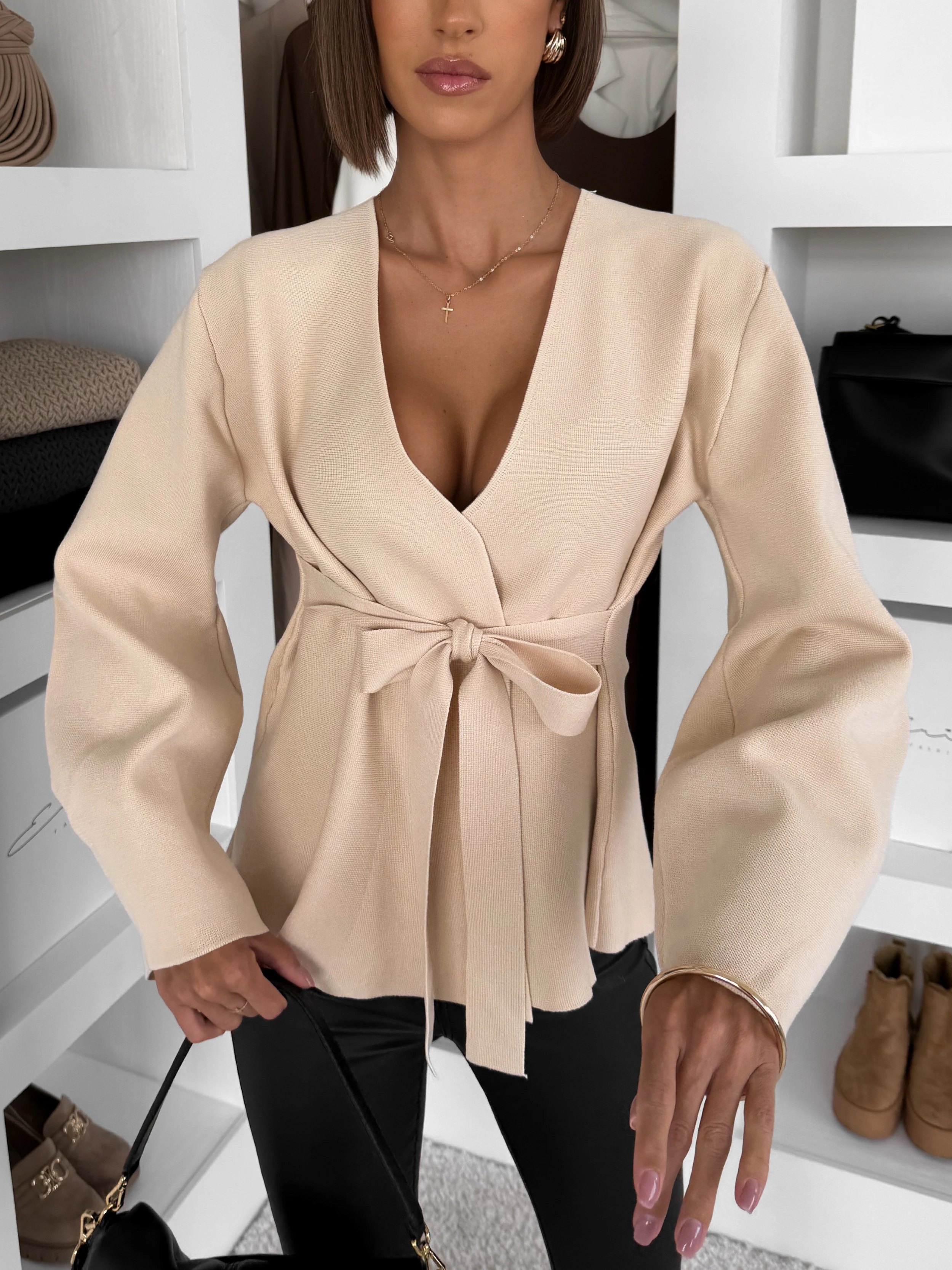 Krémová vypasovaná zavinovacia tunika SINTOA Veľkosť: ONESIZE