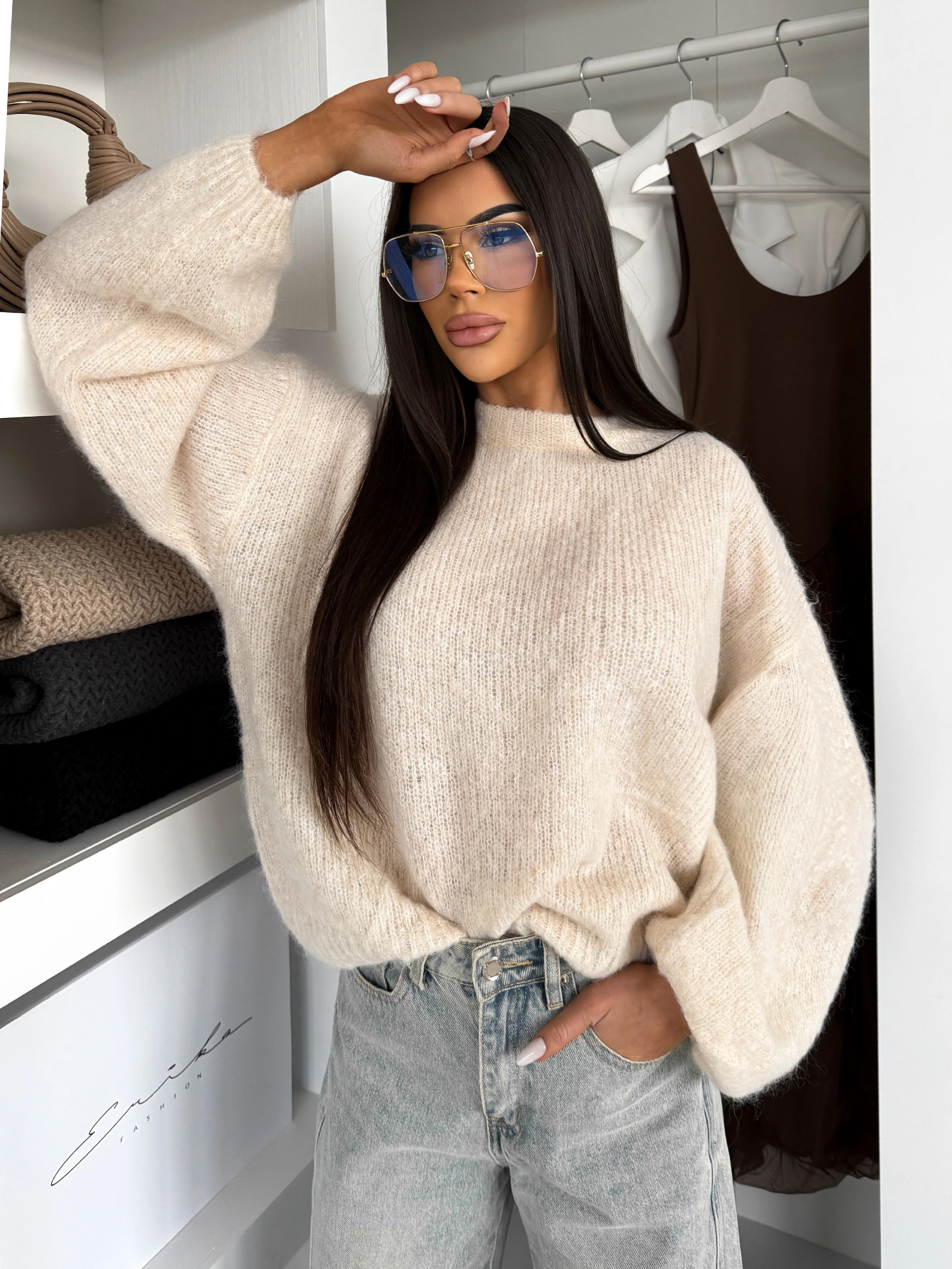 Krémový štýlový oversize sveter MOTION Veľkosť: ONESIZE