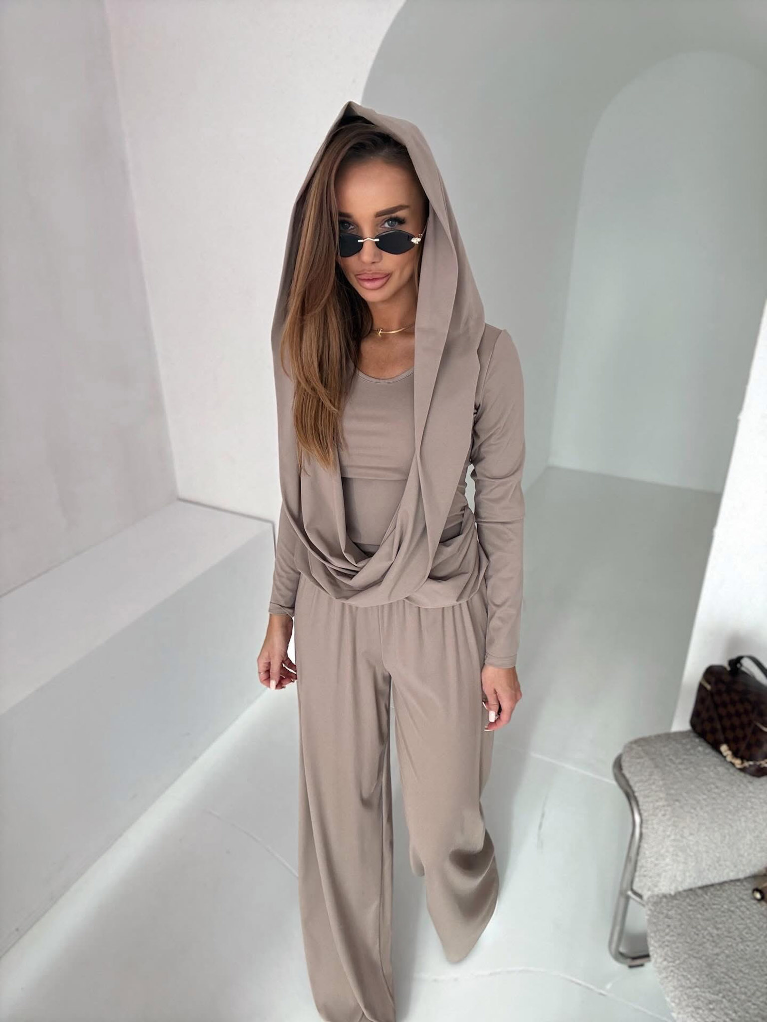 Svetlo hnedý luxusný štýlový komplet ELEGIA Veľkosť: ONESIZE