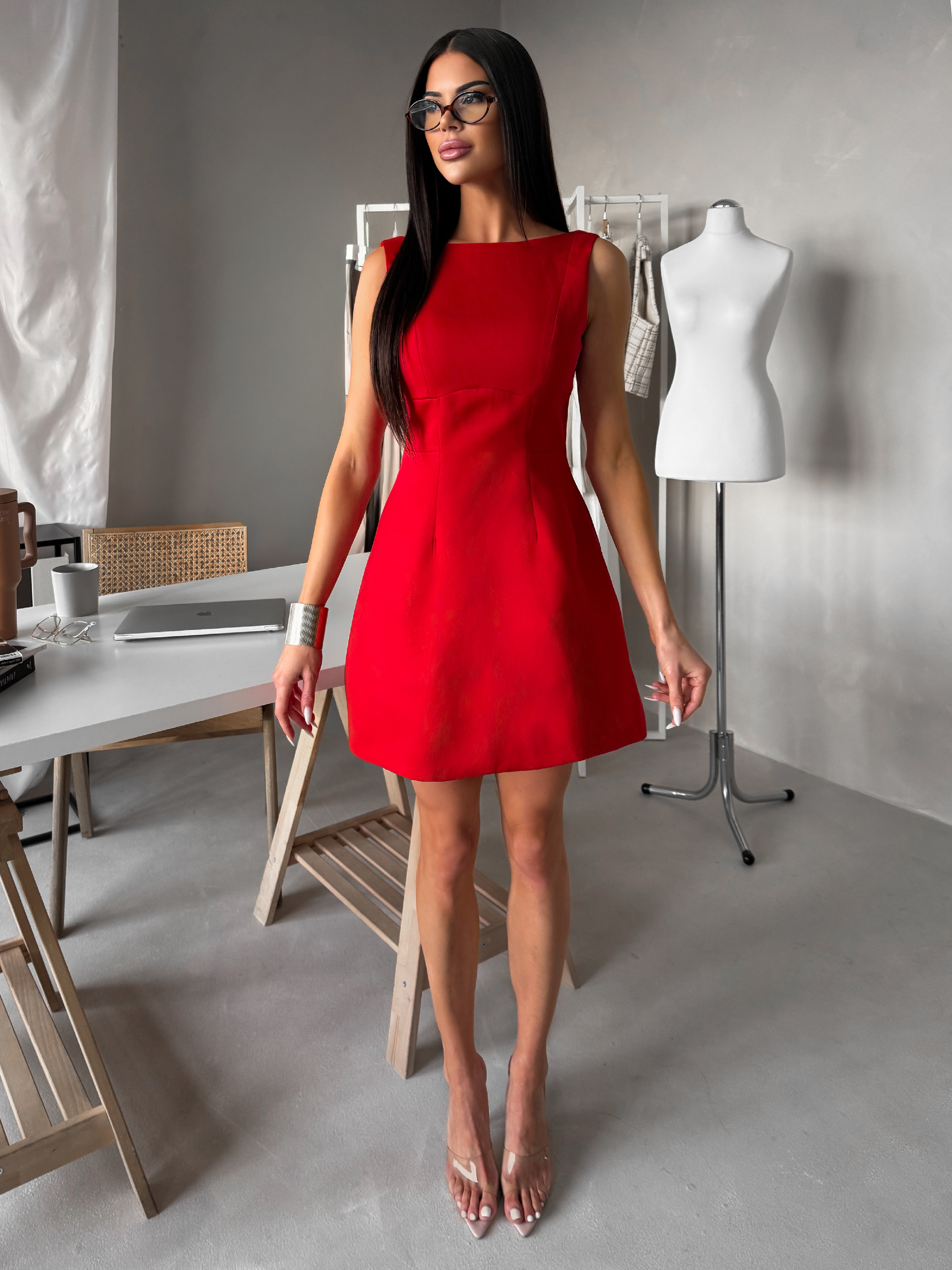 E-shop Červené elegantné áčkové krátke šaty NATIVE
