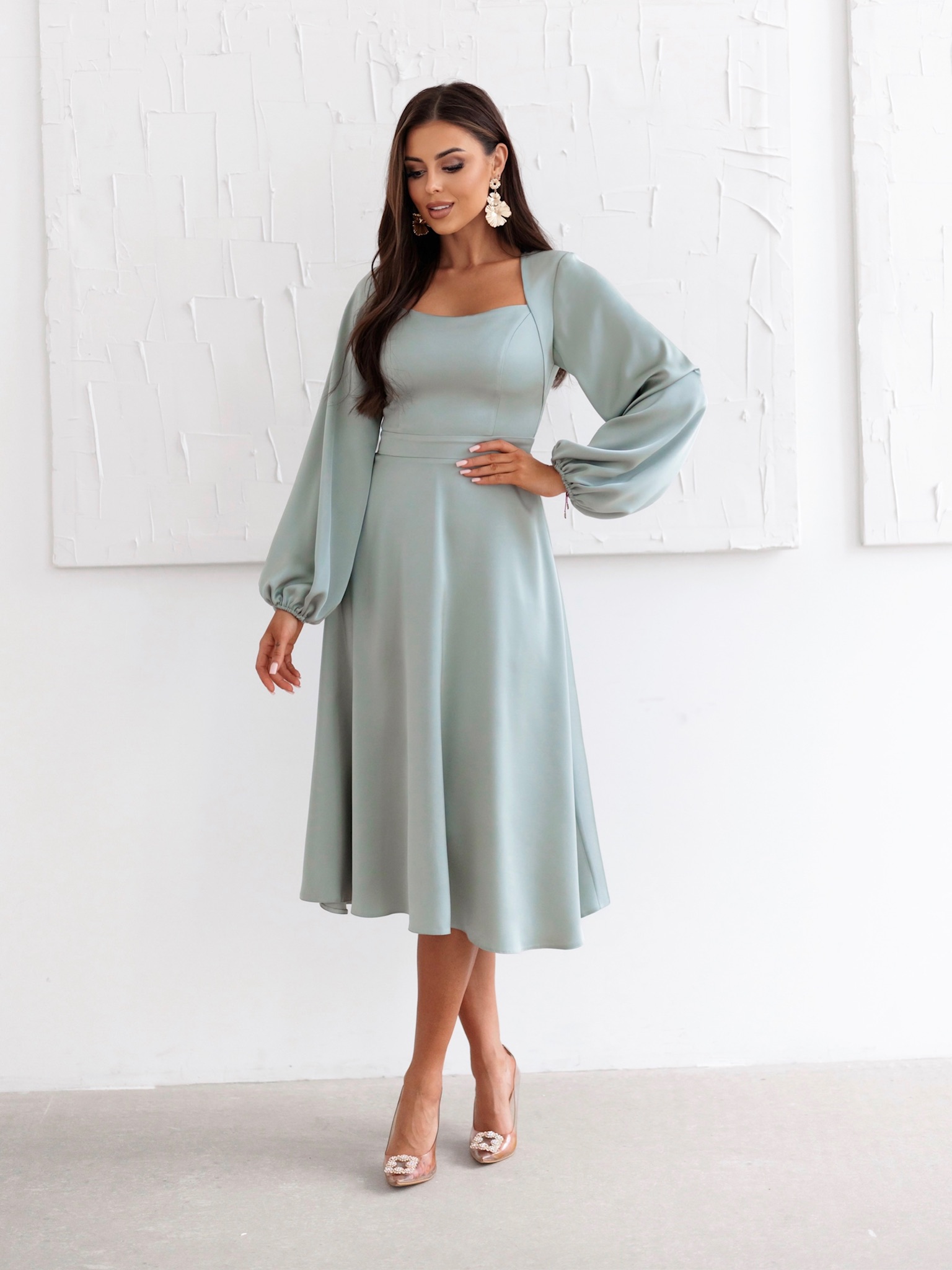 E-shop Mintové elegantné midi šaty NORALYN
