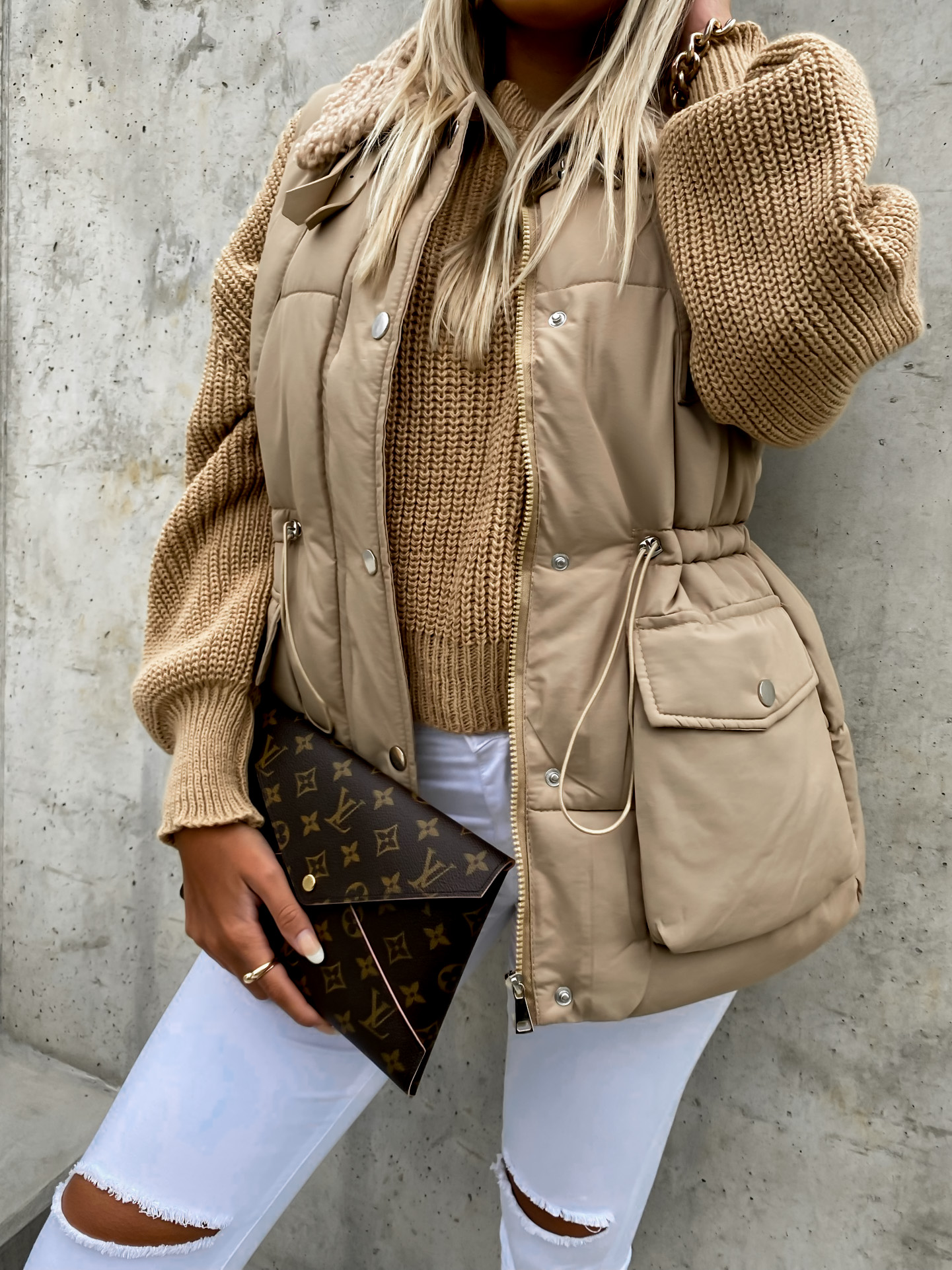 Hnedá vesta RONAN s prackami Veľkosť: S/M