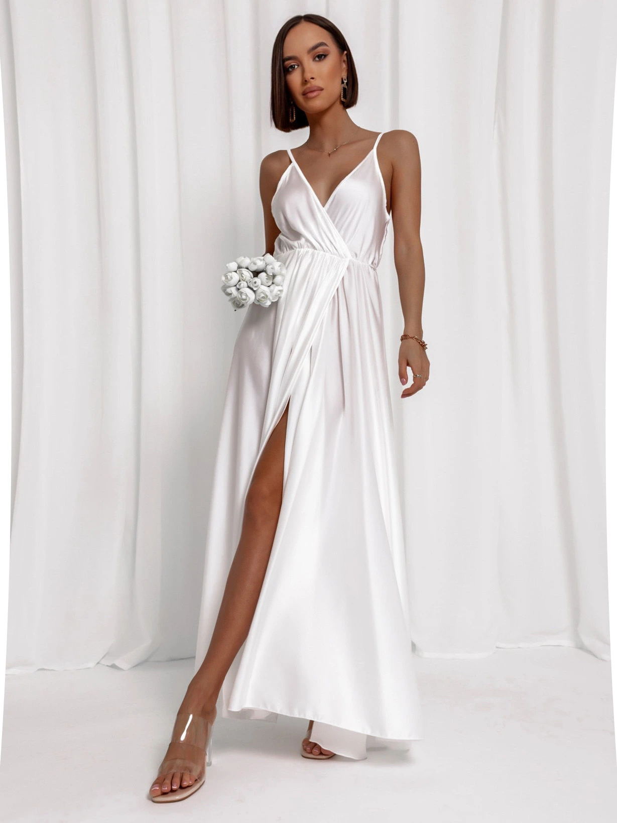 Biele dlhé lesklé šaty PERFECTLY