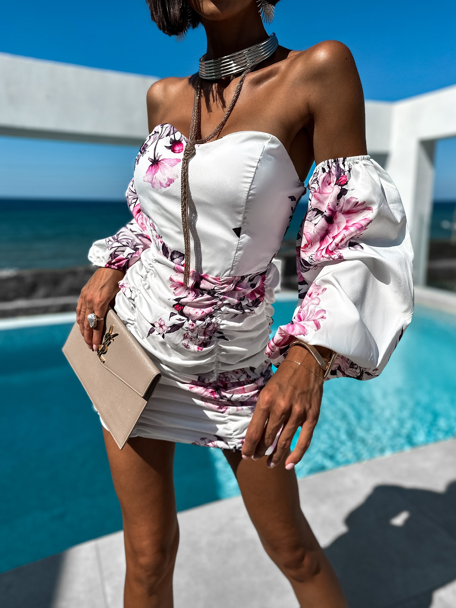 Biele elegantné šaty RILEY s kvetinovým vzorom