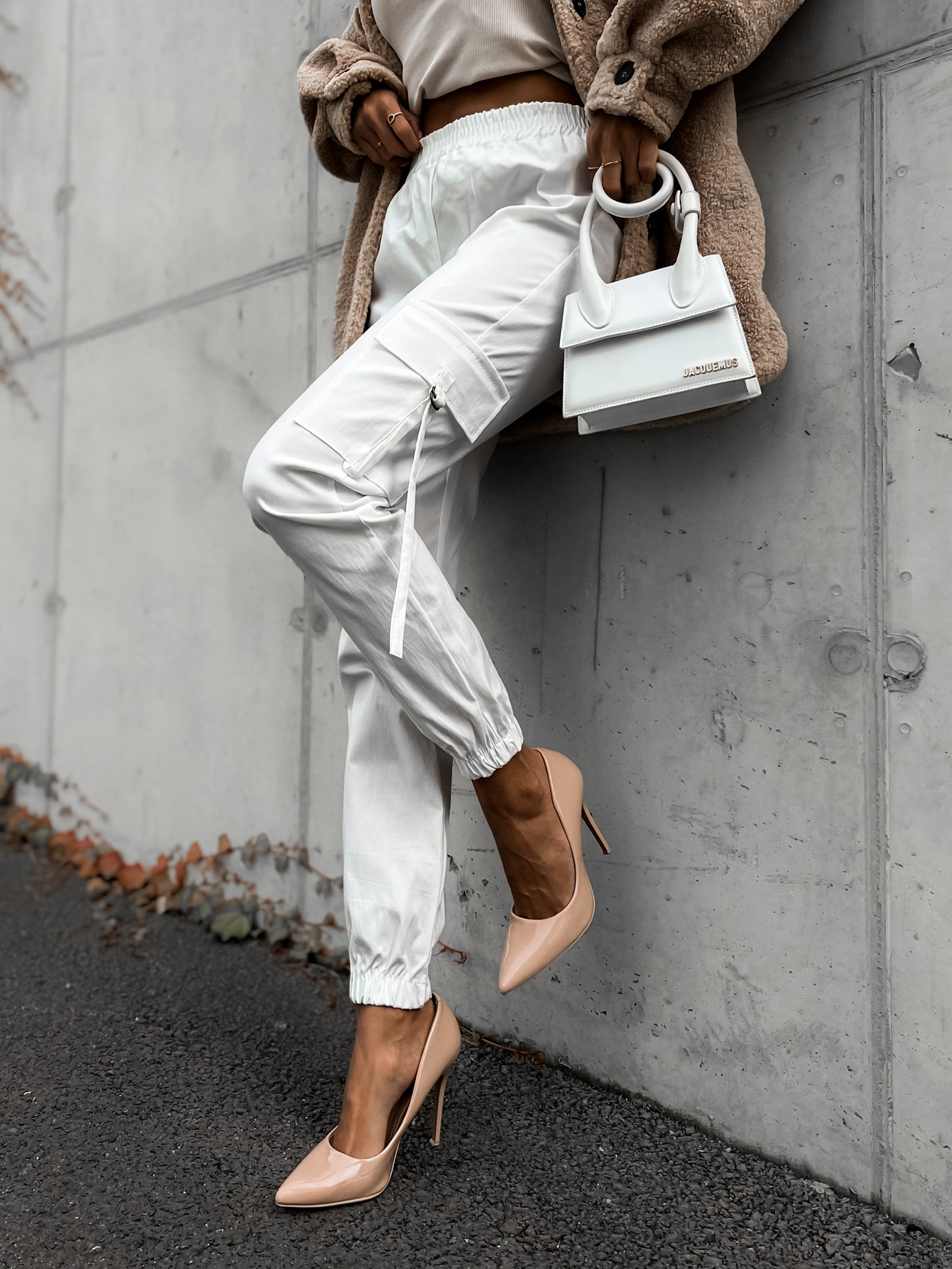 Biele nohavice PILL s vreckami