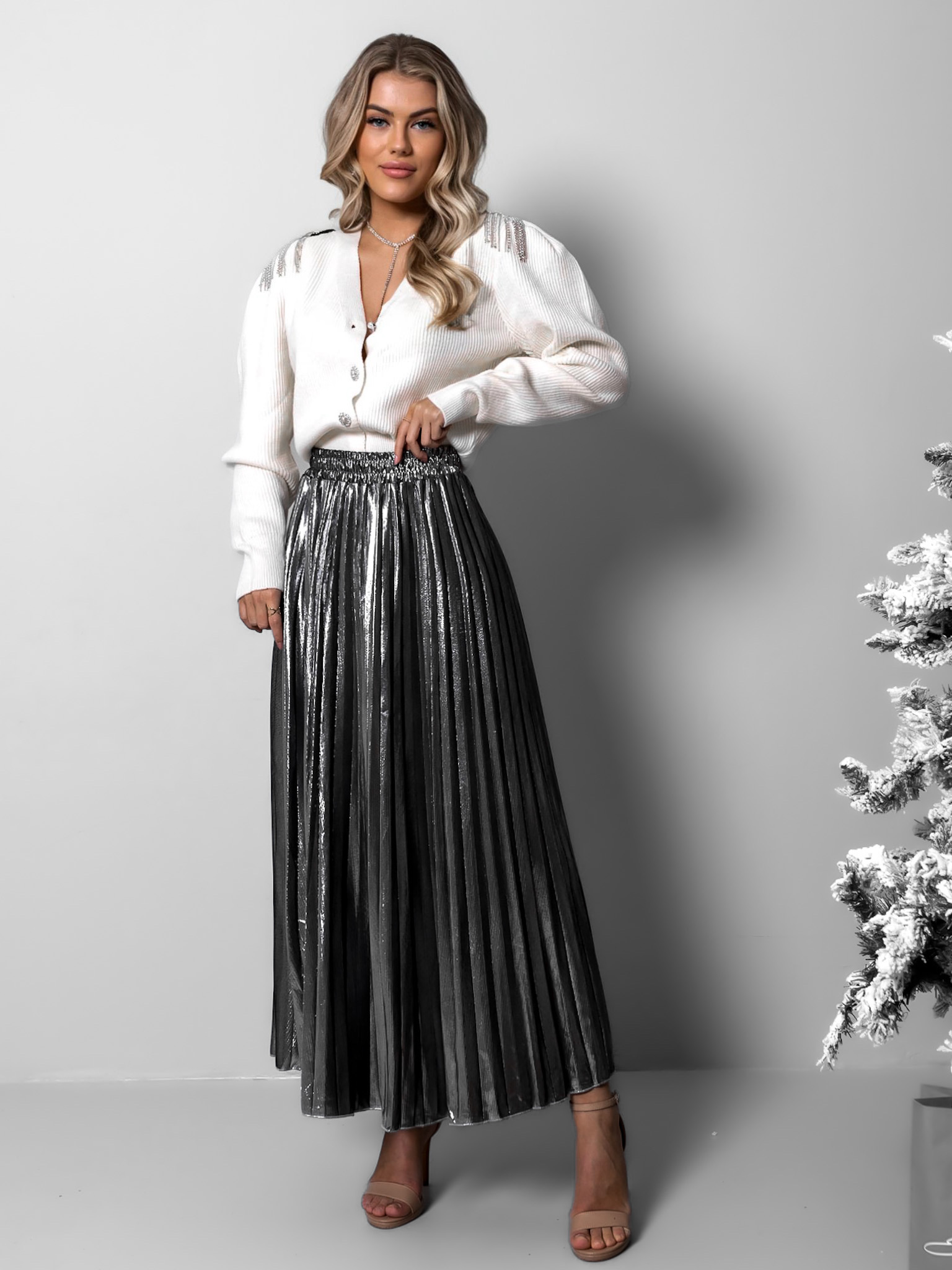 Krémový svetrík SATYROV s aplikáciou na ramenách Veľkosť: ONESIZE