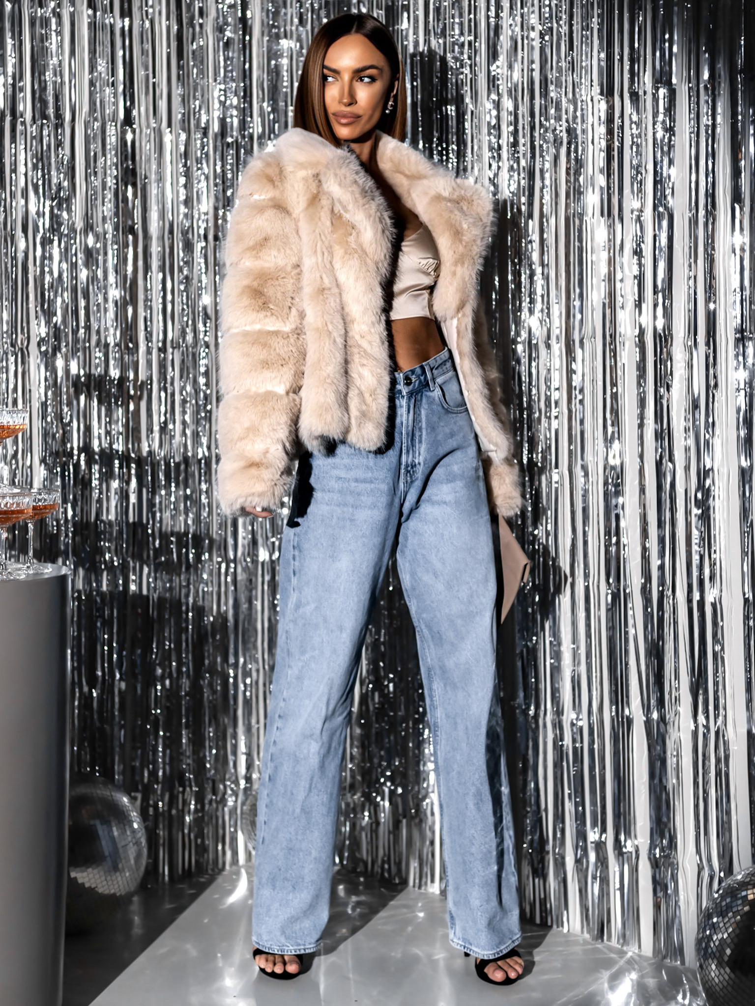 Krémový krátky faux fur kožúšok NIREUS Veľkosť: S/M