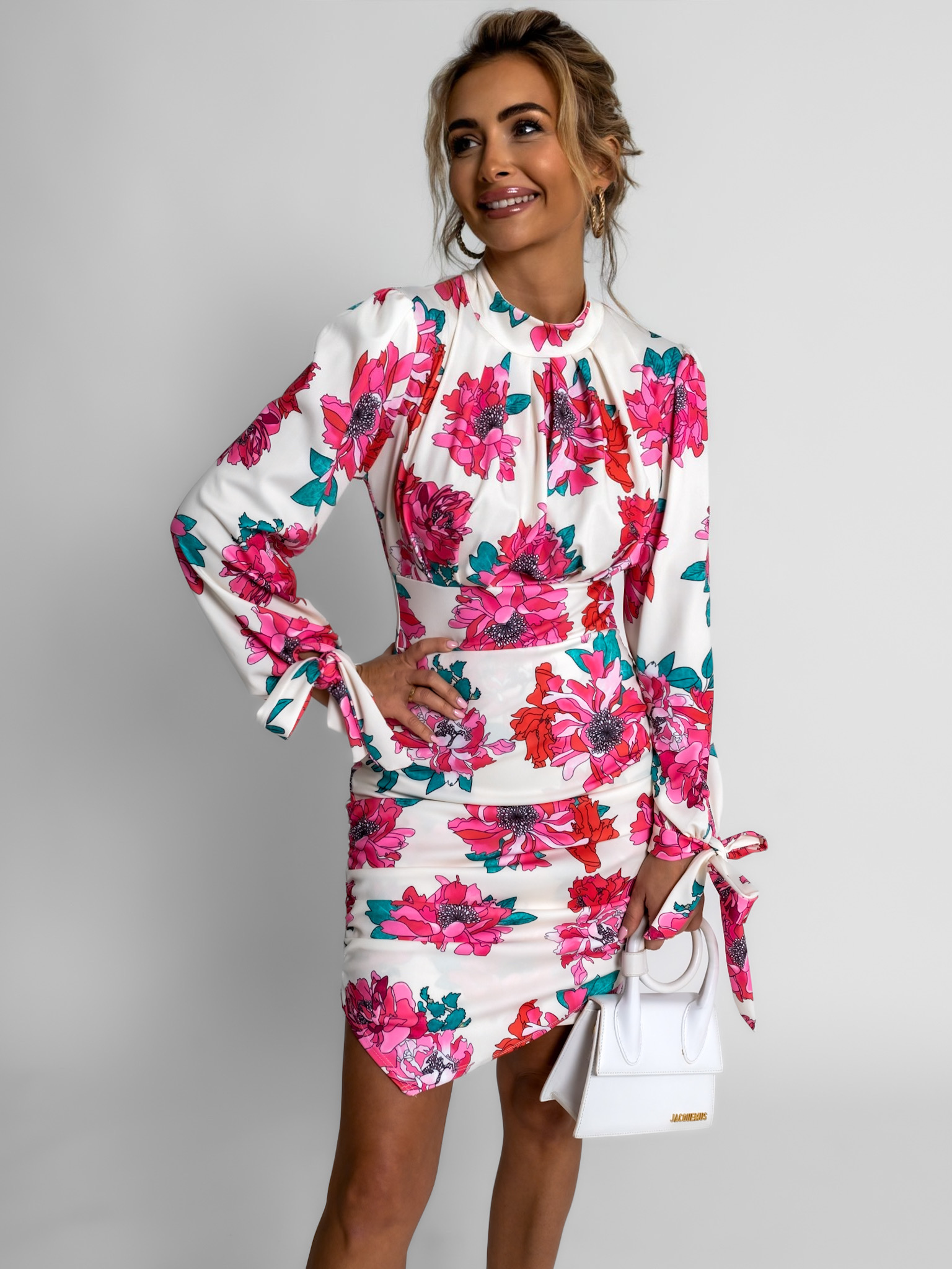 Ružové krátke šaty BRAIS s kvetinovým vzorom Veľkosť: ONESIZE