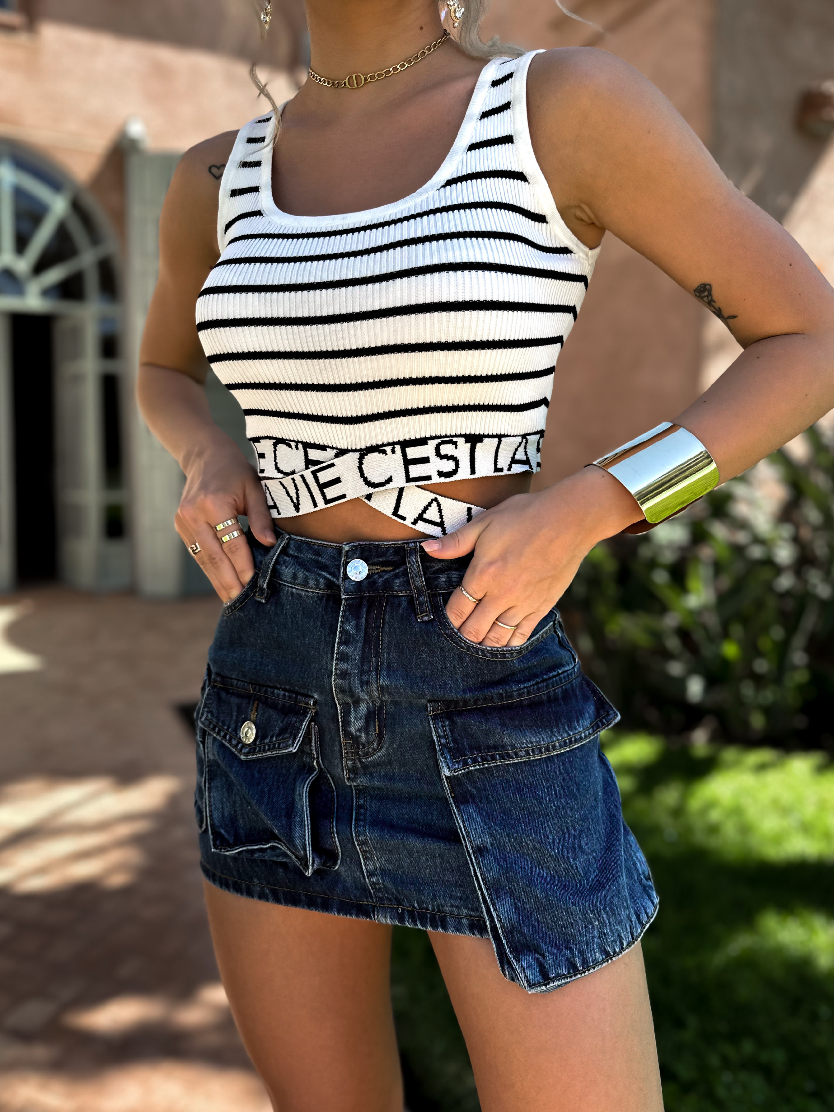 Biely pruhovaný crop top OLOVOT Veľkosť: ONESIZE