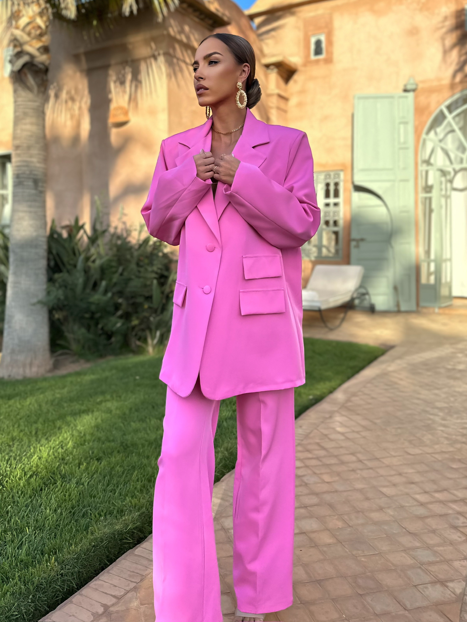 Ružové oversize maxi sako NAKLOV s vypchávkami na ramenách Veľkosť: ONESIZE