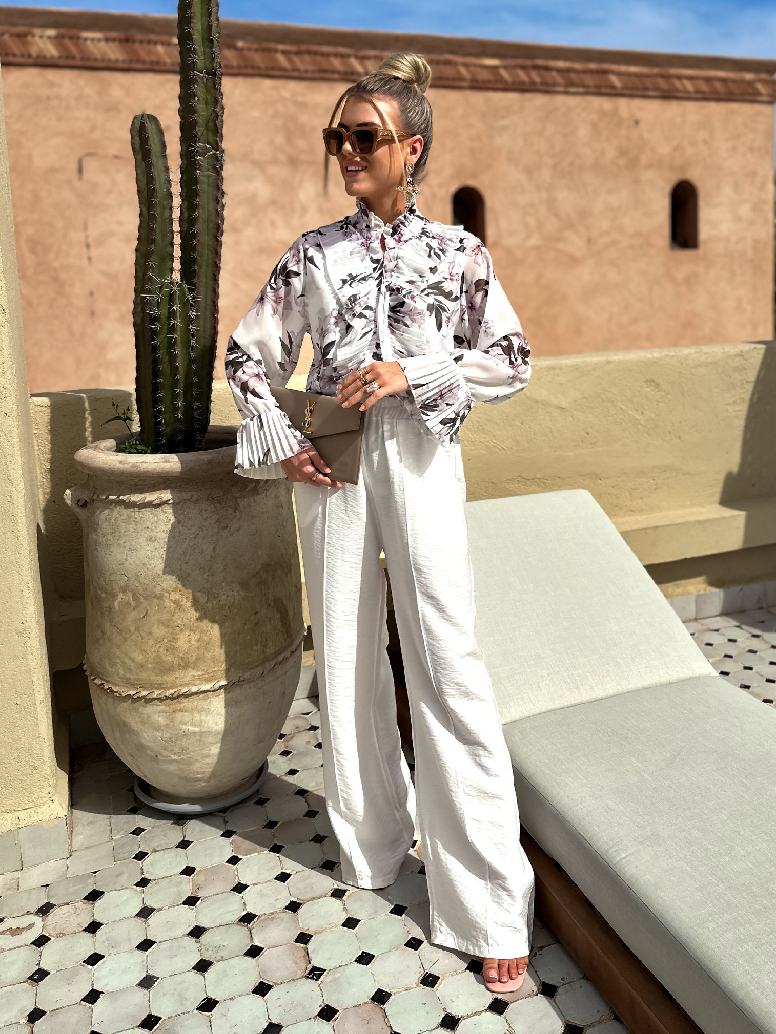 Biela kvetinová blúzka GINO so vzormi Veľkosť: ONESIZE