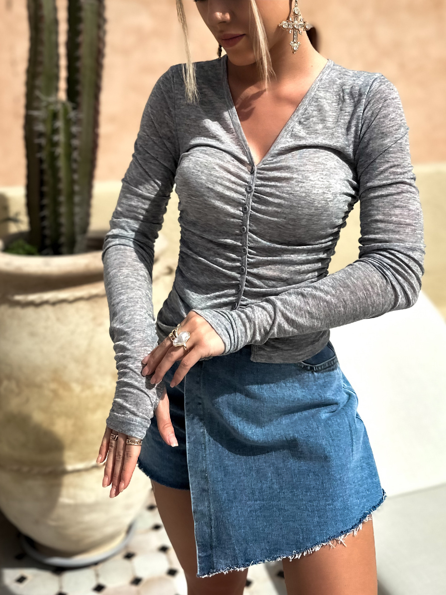 Šedý top DIVRAT s dlhým rukávom Veľkosť: S/M