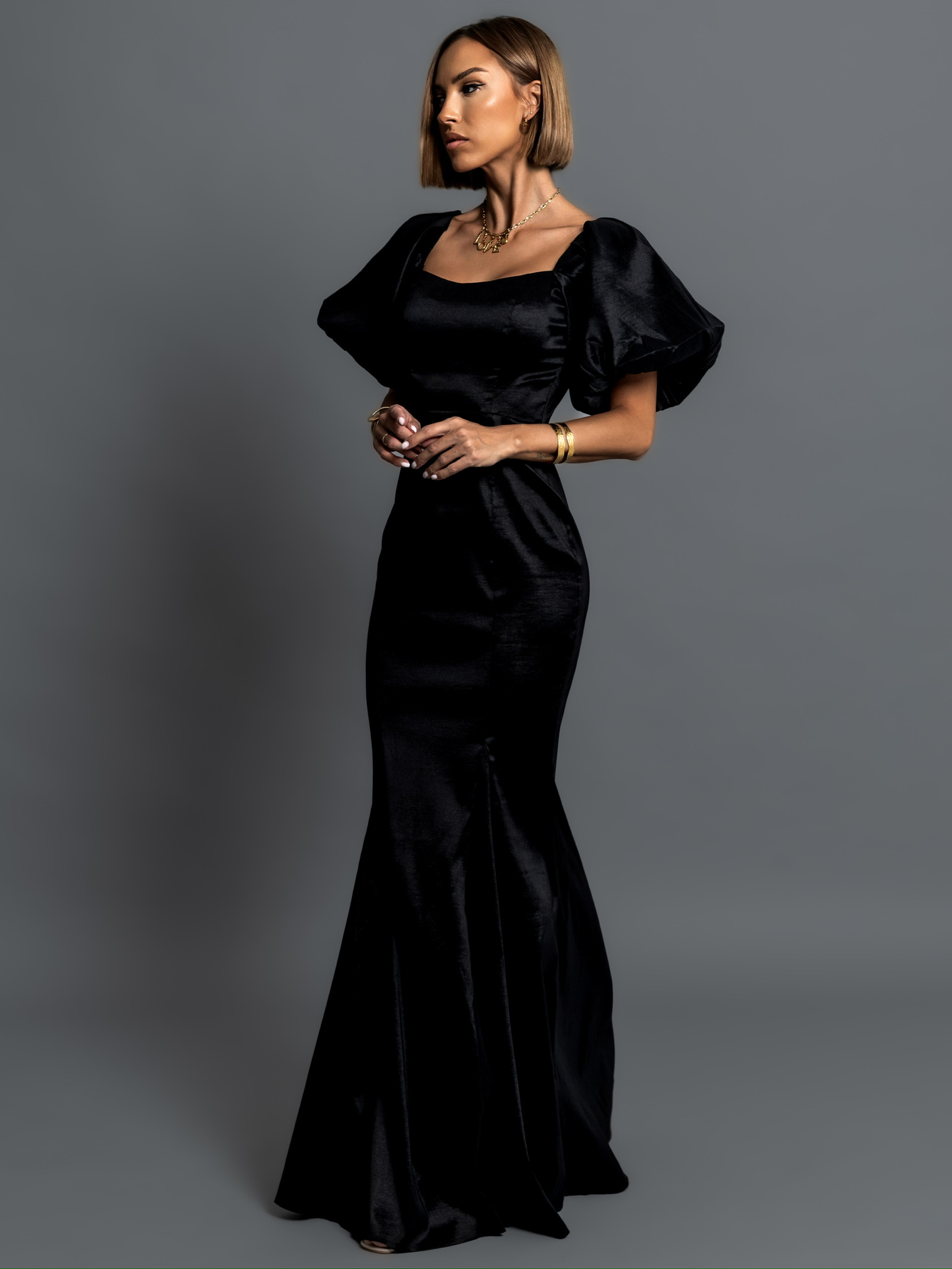 Čierne spoločenské dlhé šaty GLAMYT Veľkosť: L