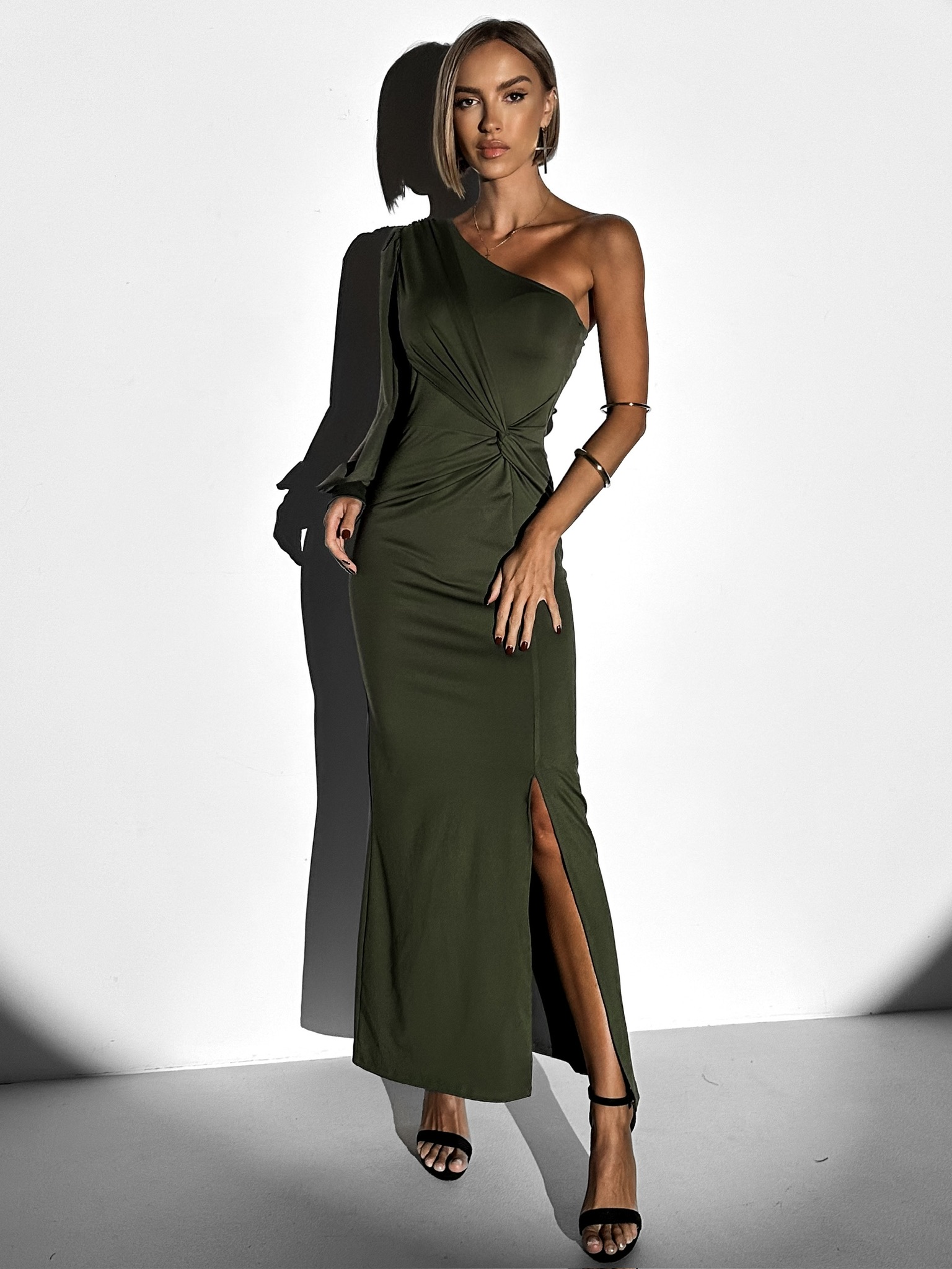 Kaki spoločenské dlhé šaty DUFOUR na jedno rameno Veľkosť: ONESIZE