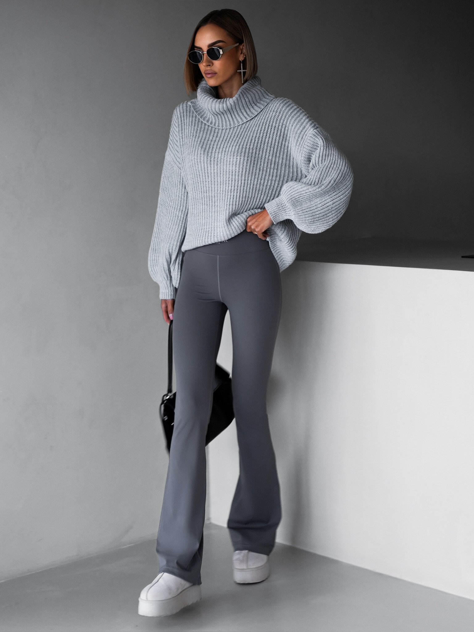 Šedé elastické sťahujúce legíny ELODIA do zvonu Veľkosť: L/XL