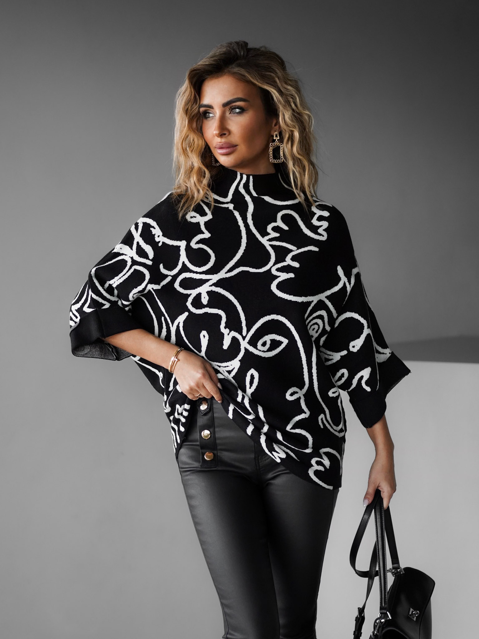 Čierny elegantný sveter TEOFILA Veľkosť: ONESIZE